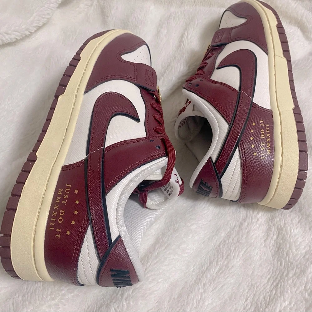 Nike Dunk Low SE- Sail Team Red. - Picture 4 of 9